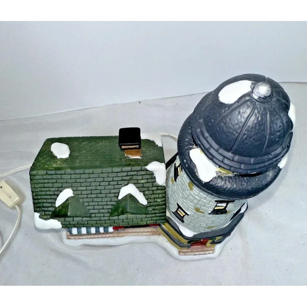 VTG Christmas Town Square Collectibles Long Island Lighthouse Village